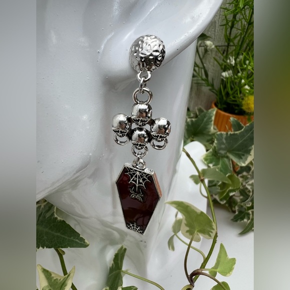 Statement Skull Goth Dangle Earrings -  Vampire Coffin Gothic Earrings - Picture 8 of 10